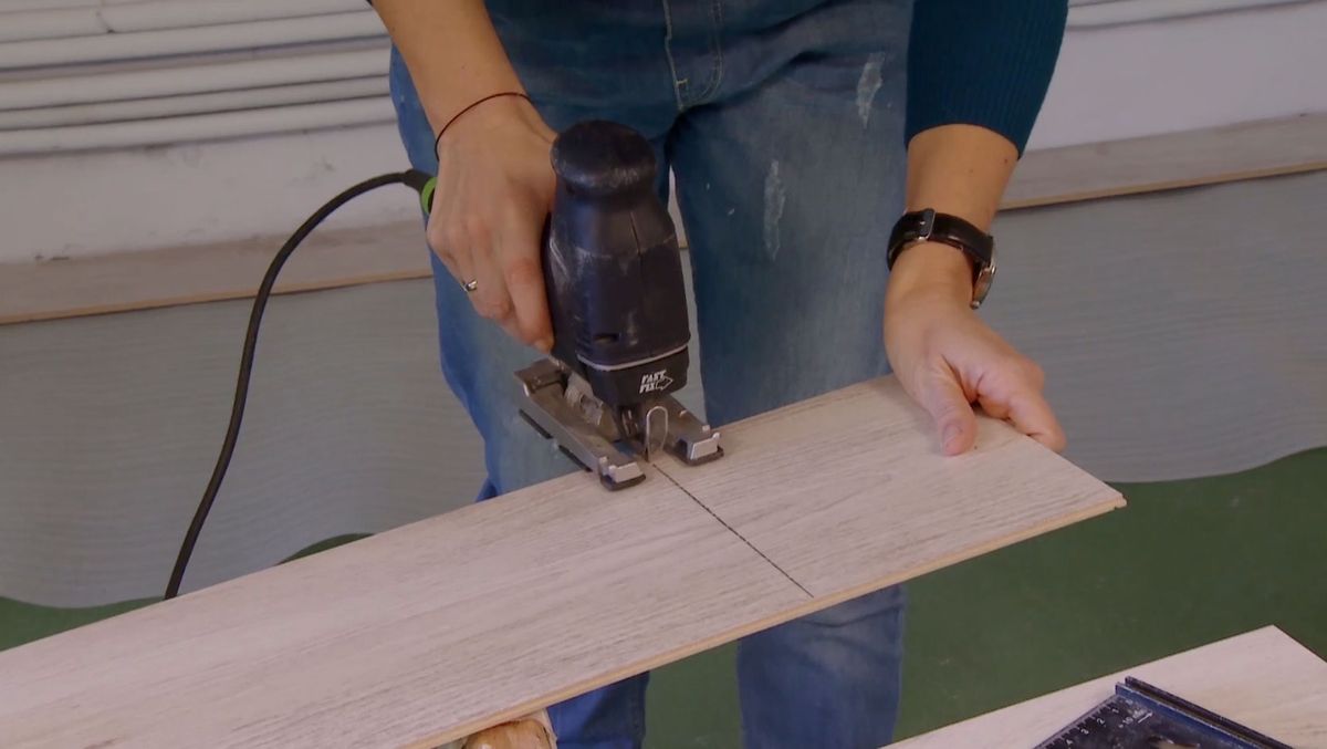 Convertir desván en sala rústica paso 4