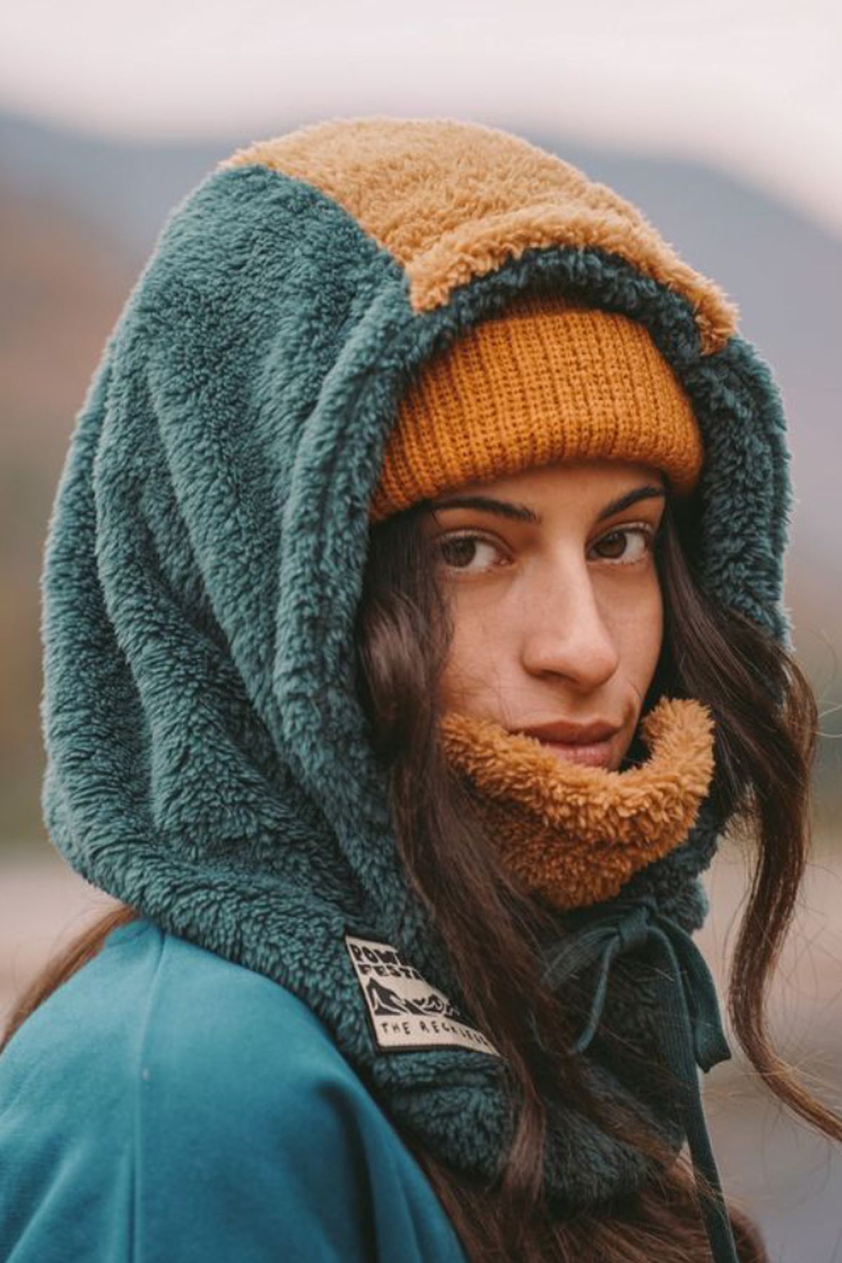 como llevar el balaclava el accesorio viral que esta en boca de todas vertical