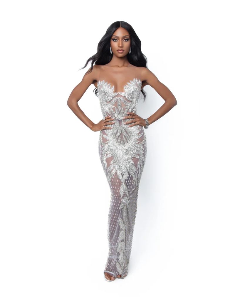 Vestido con bordado de cristales