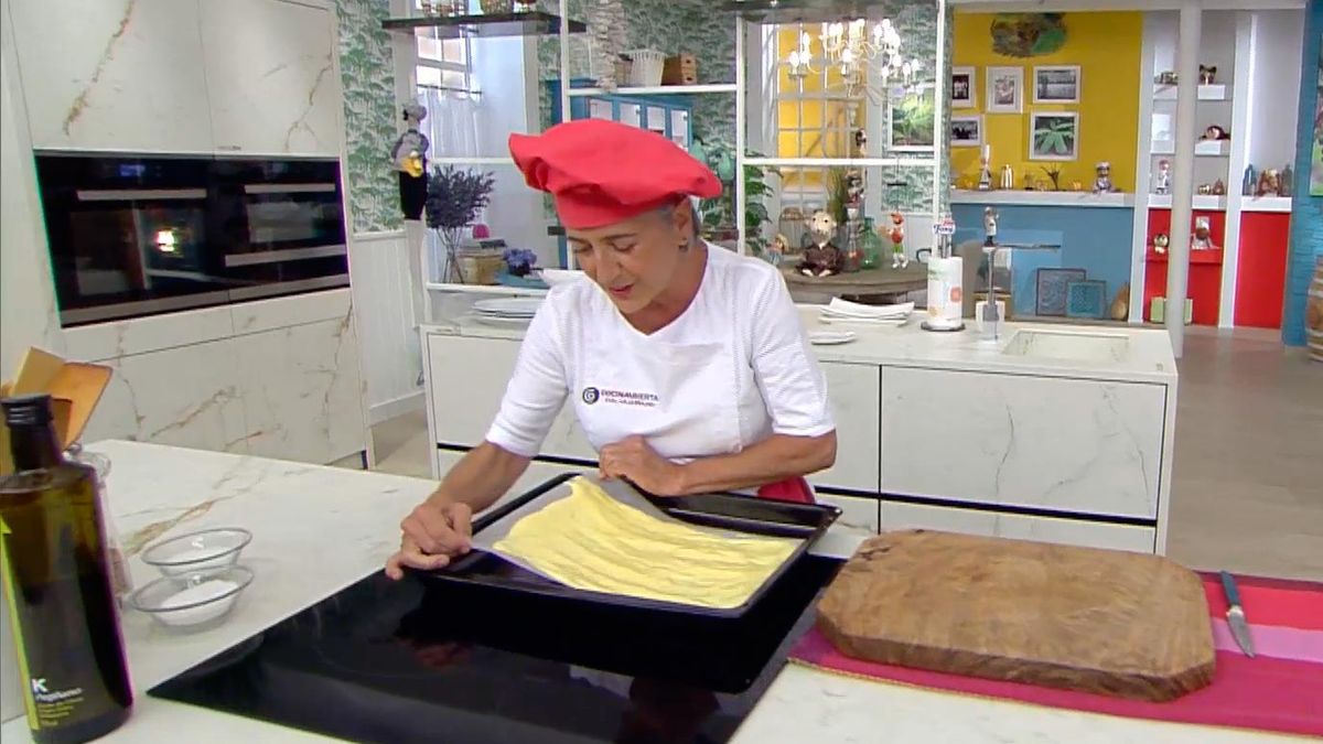 KARL66030320 receta brazo gitano con melocoton de eva arguinano paso2