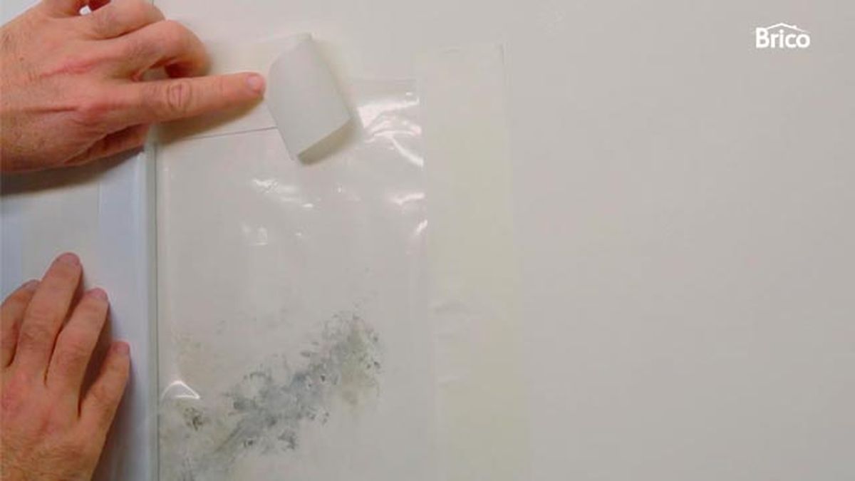 Eliminar humedad por condensación en pared de cocina paso 1