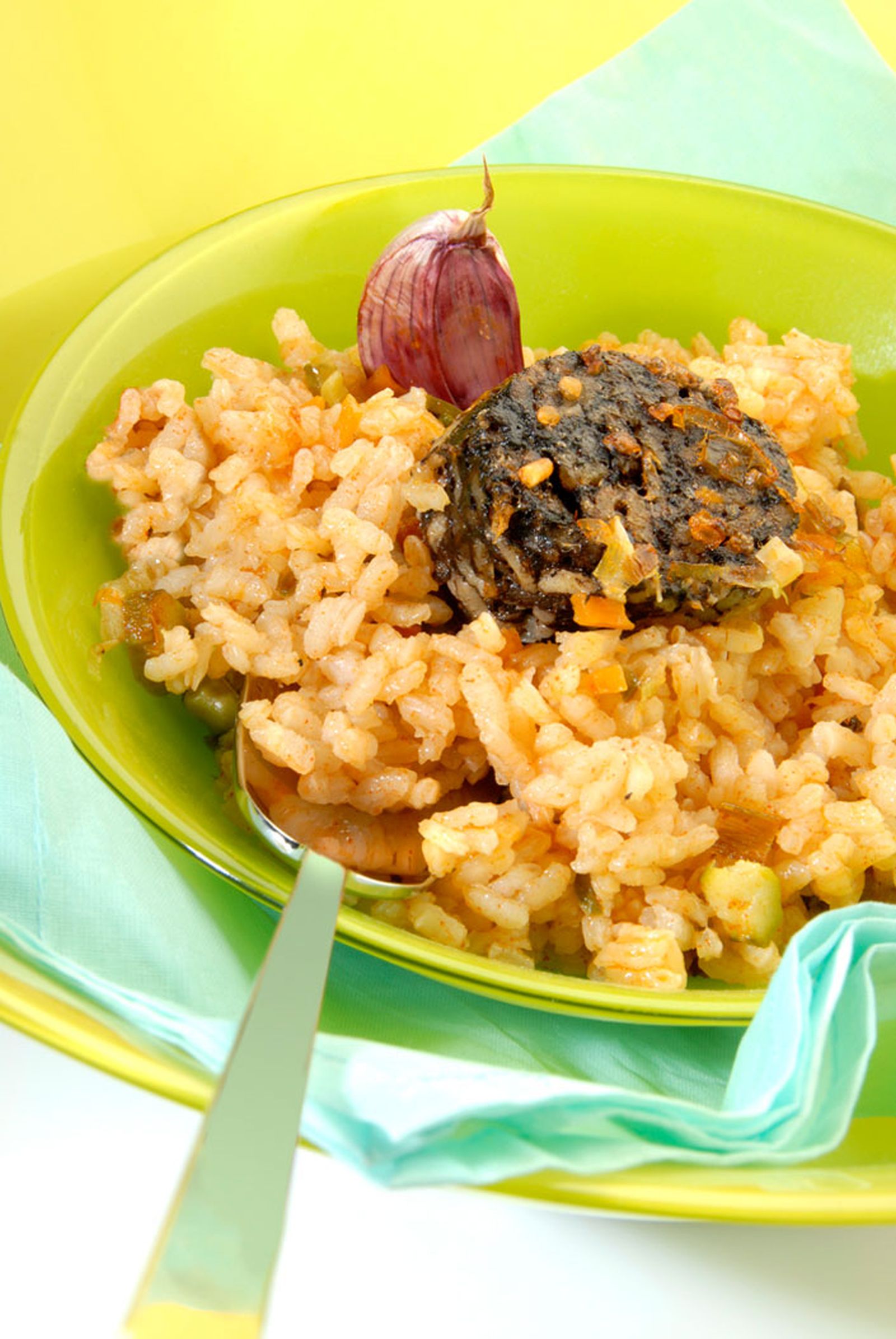 Arroz con morcilla y mahonesa de ajo