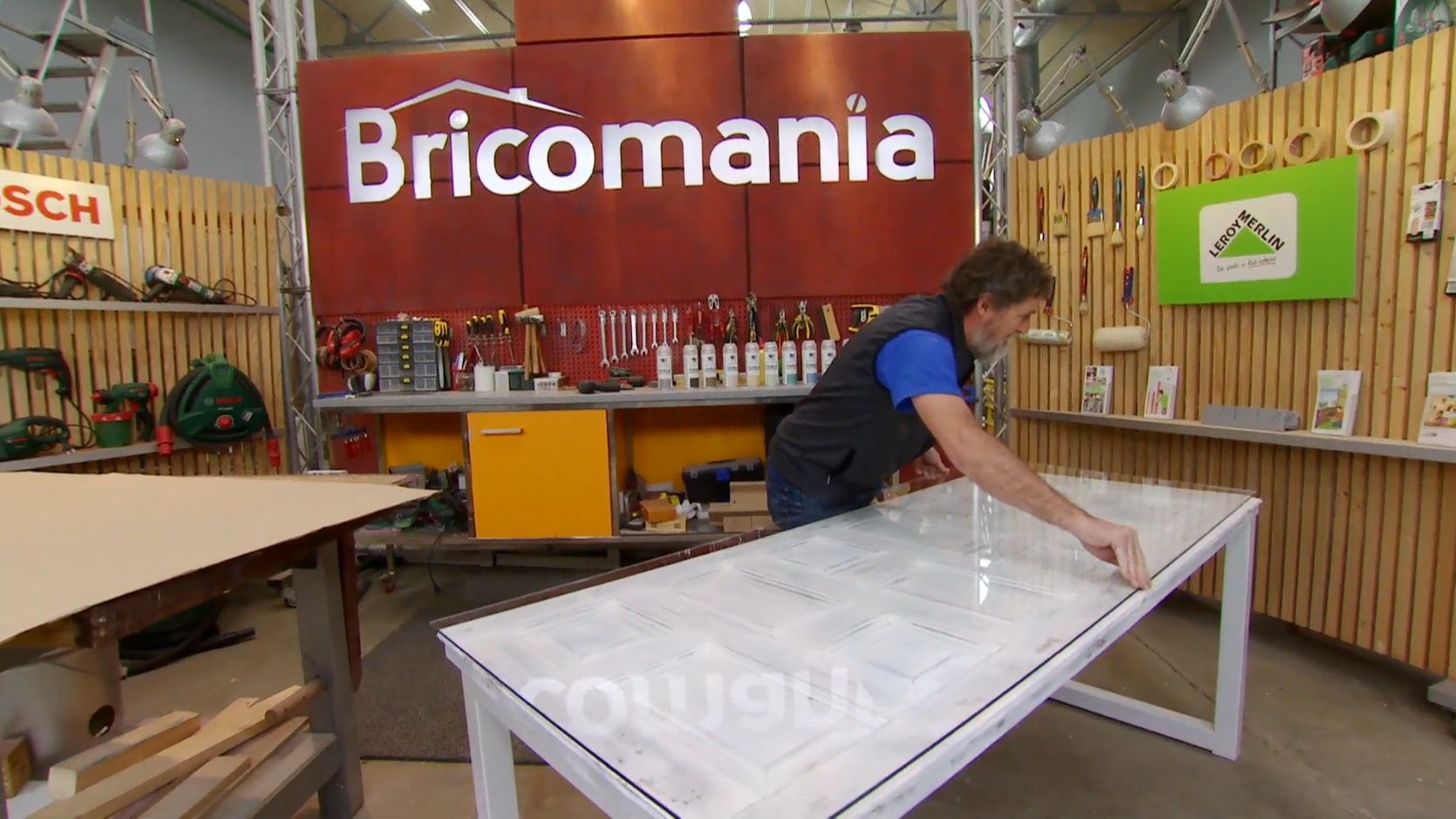 Reciclar puerta de madera para hacer una mesa paso 8