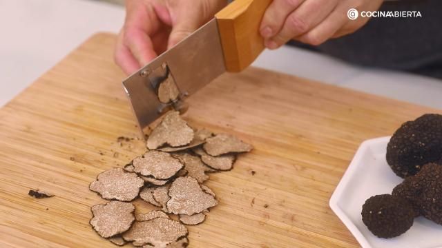 Espaguetis queso trufa paso 1