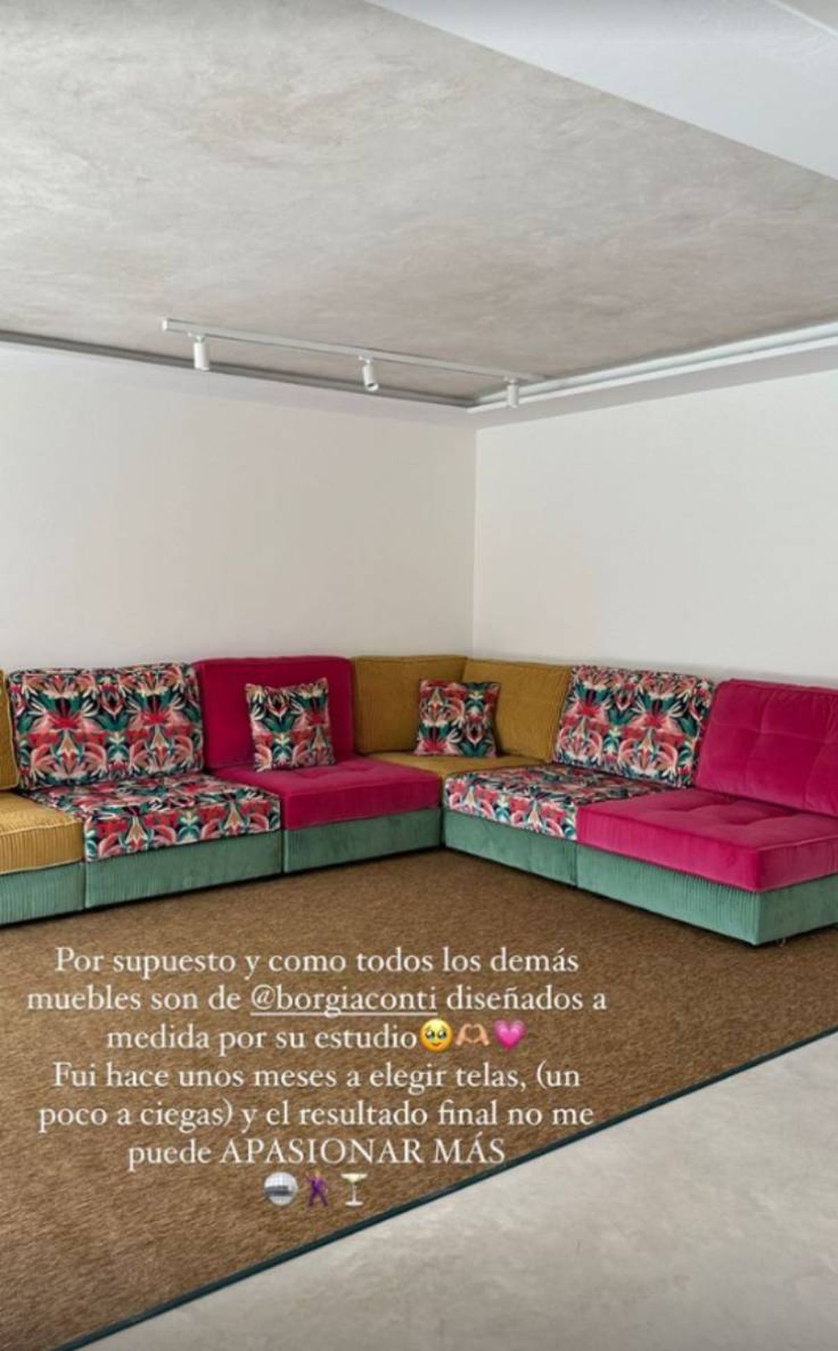 sofa zona copas salon maria pombo