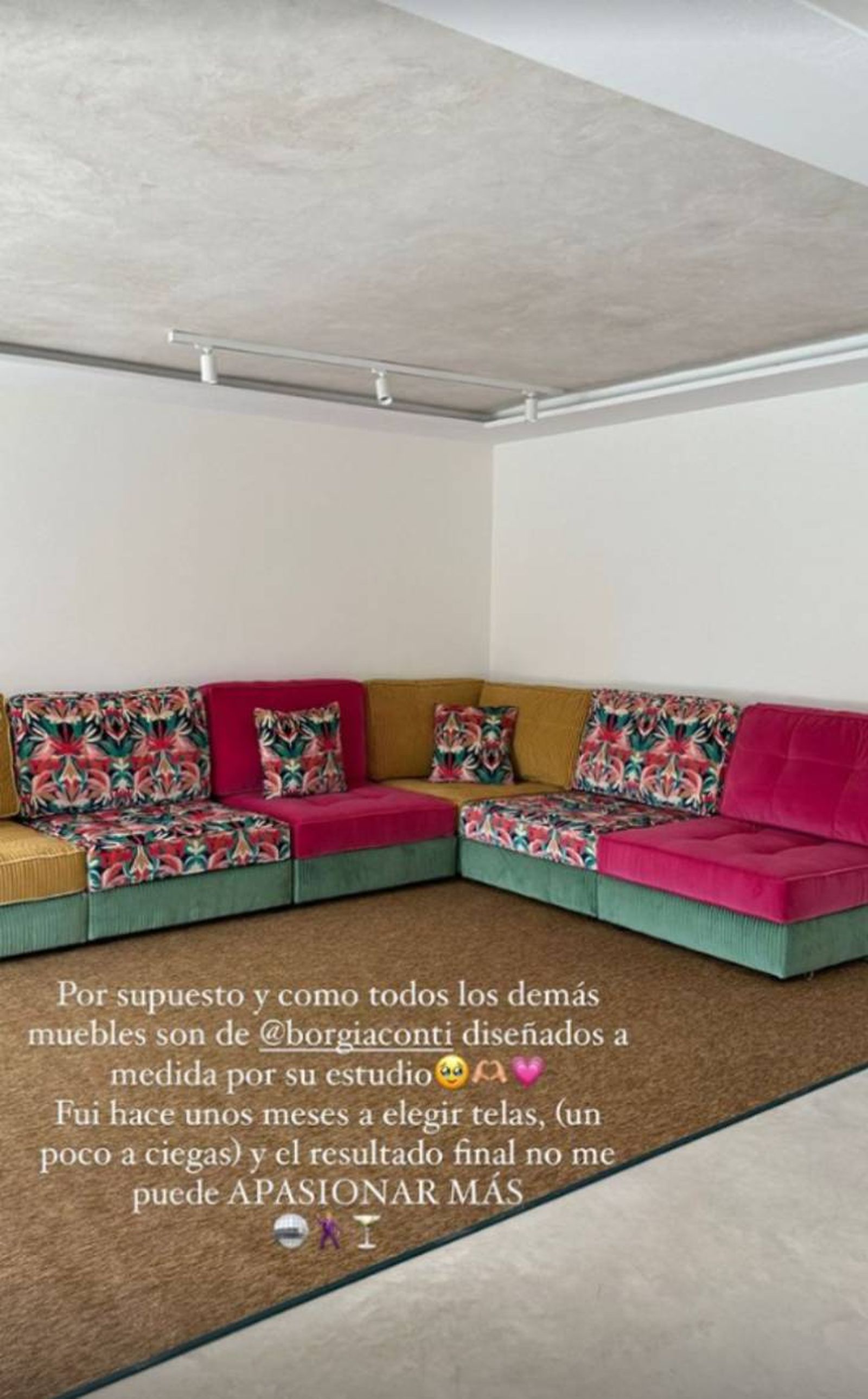 sofa zona copas salon maria pombo