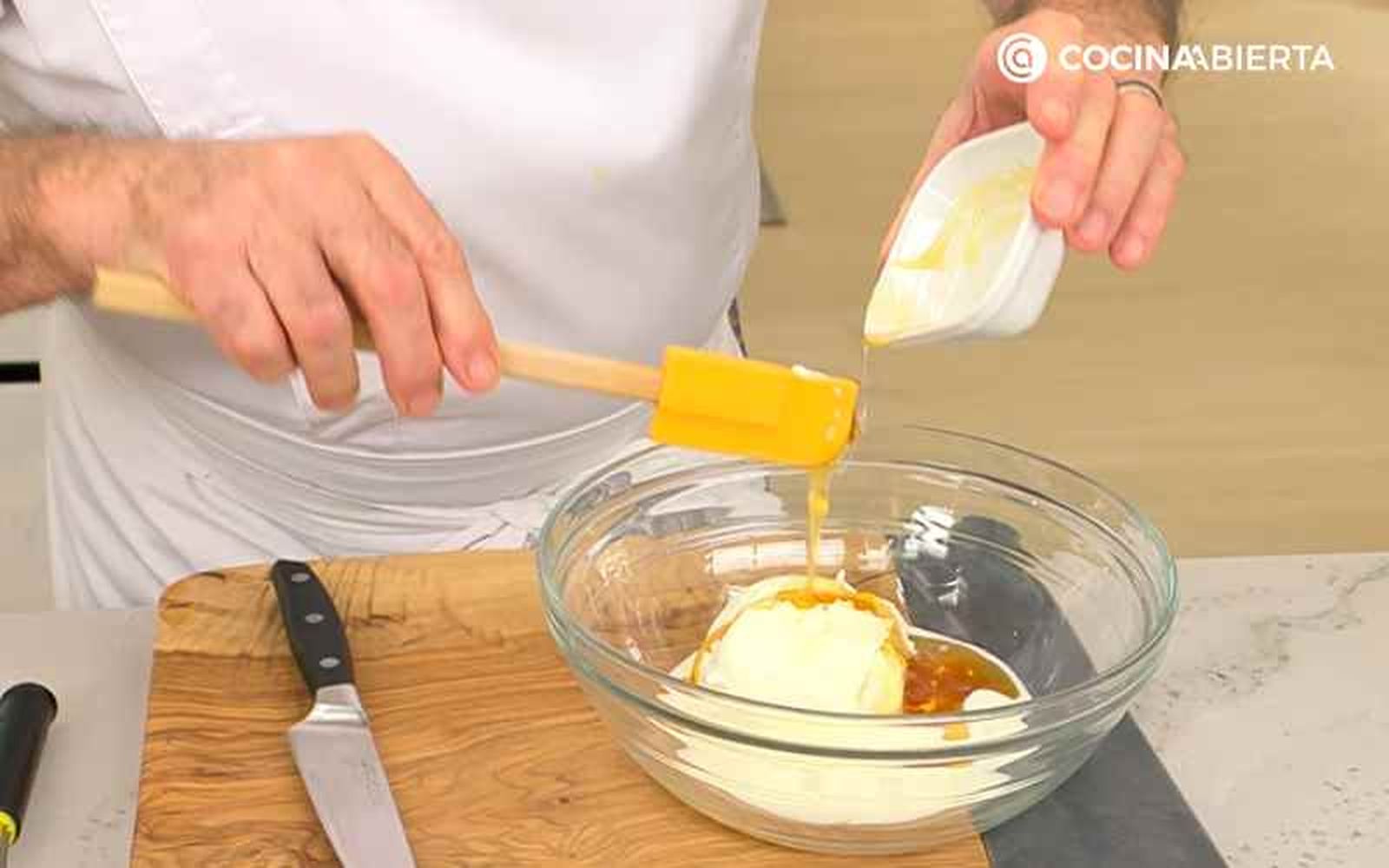 Mezcla los ingredientes