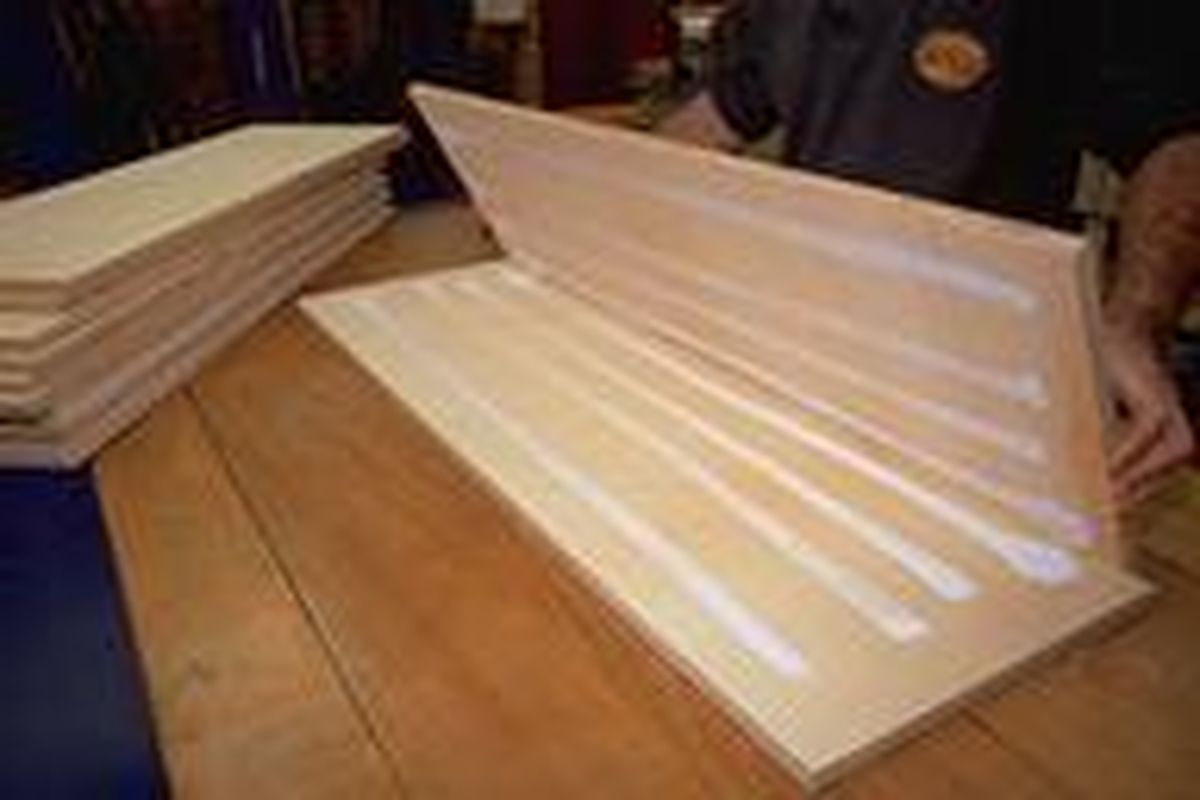 Cómo hacer una estantería de madera y metal paso 1