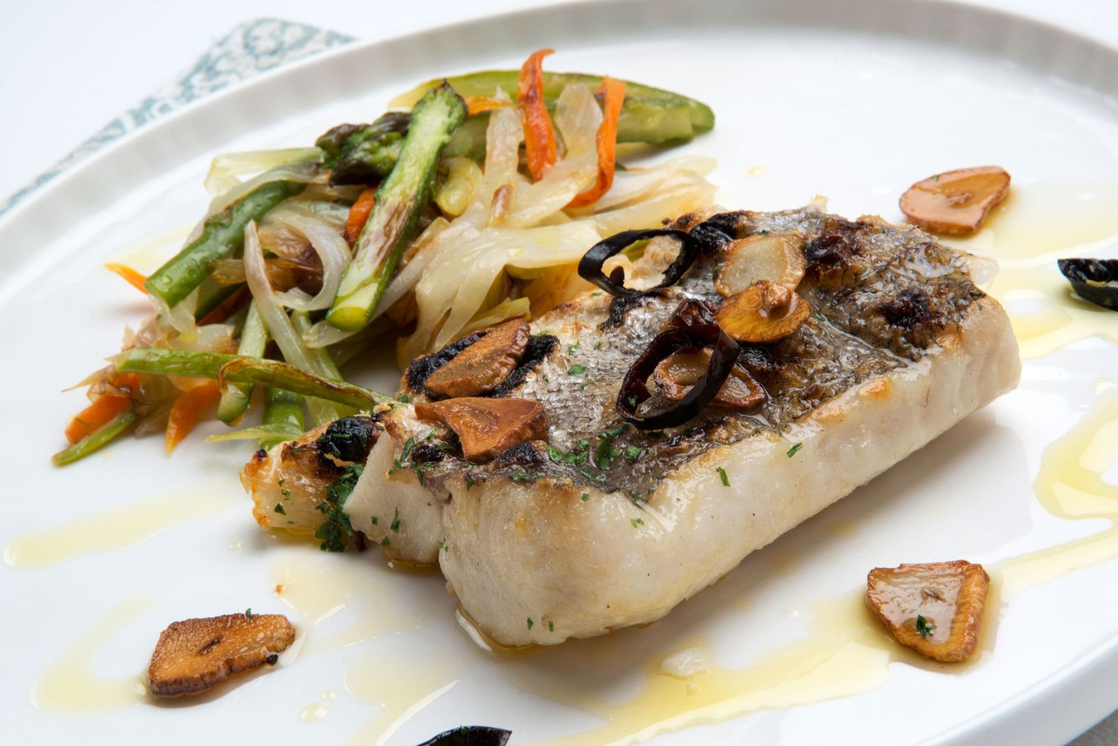 5610 merluza asada con verduras xl