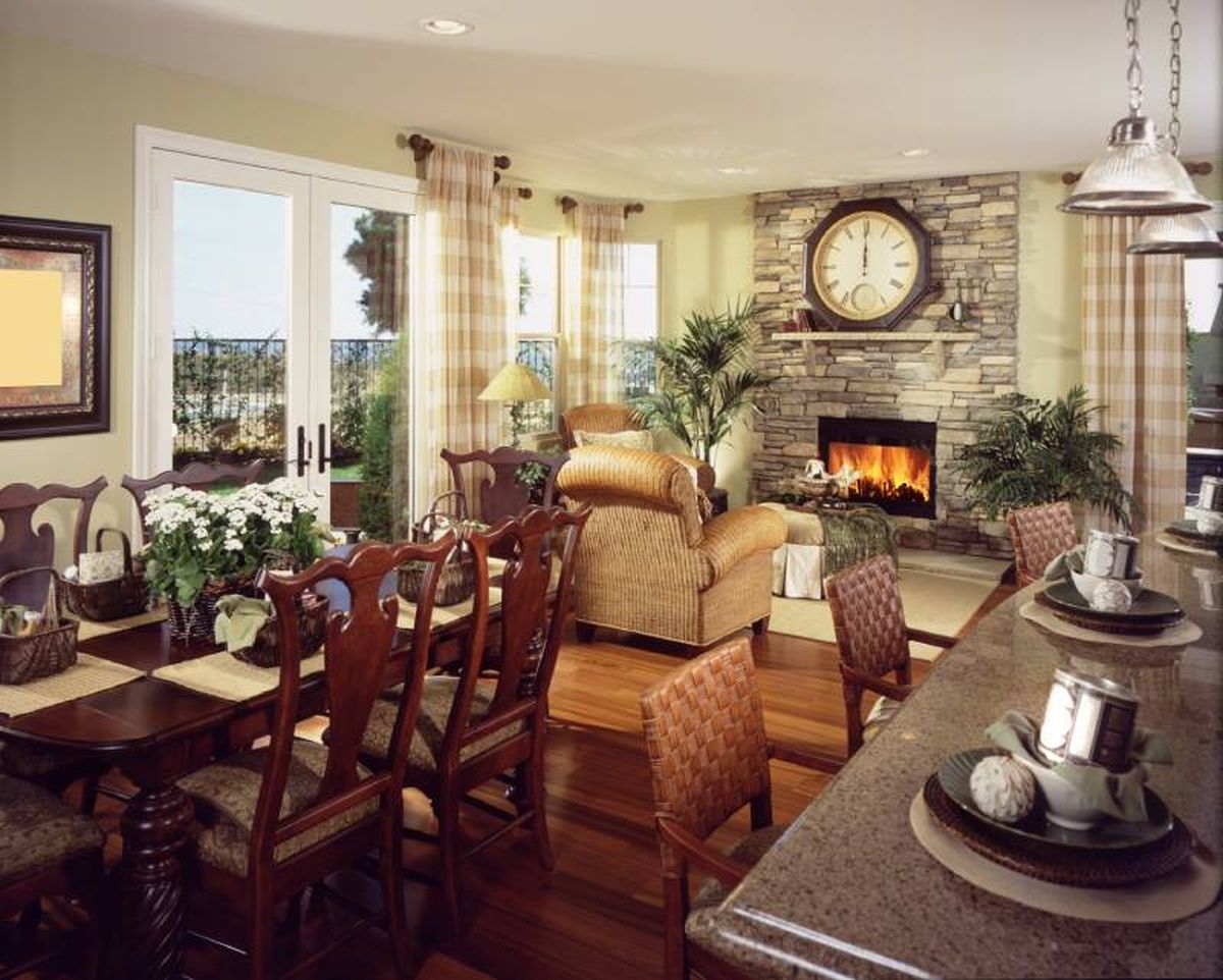 Salón tradicional de estilo granja o farmhouse.