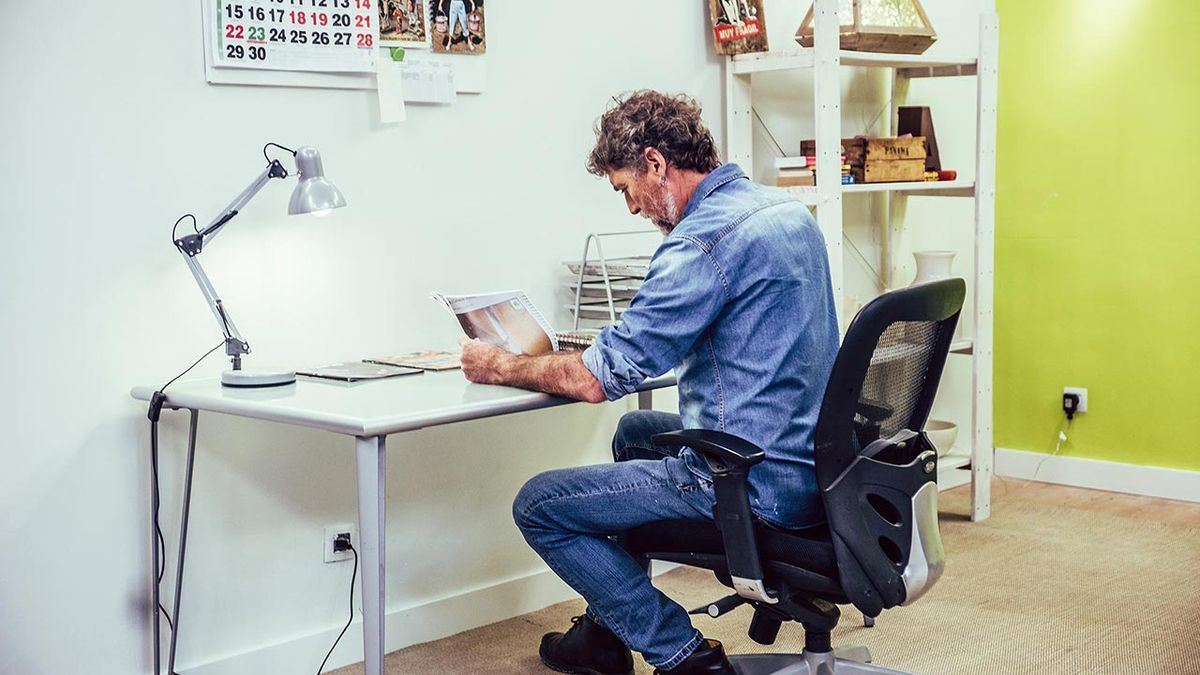 Cómo cerrar un hueco en la pared paso 15