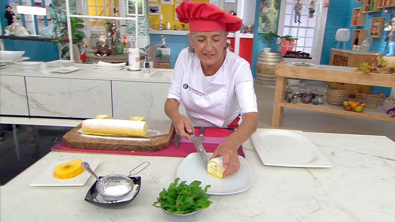 KARL66030320 receta brazo gitano con melocoton de eva arguinano paso4
