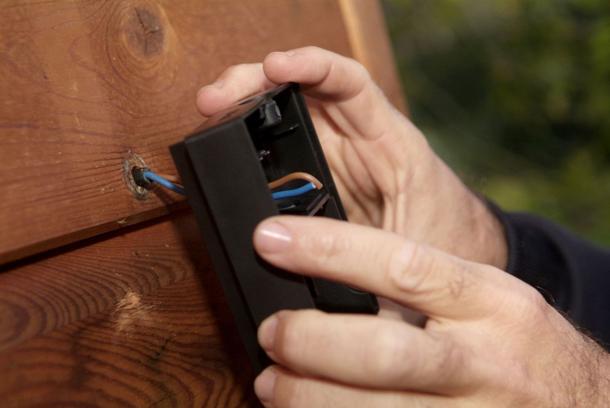 briconsejo2_0436 luz automatica exterior paso 1