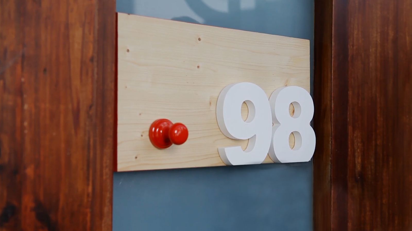 Hacer un número para la puerta de casa