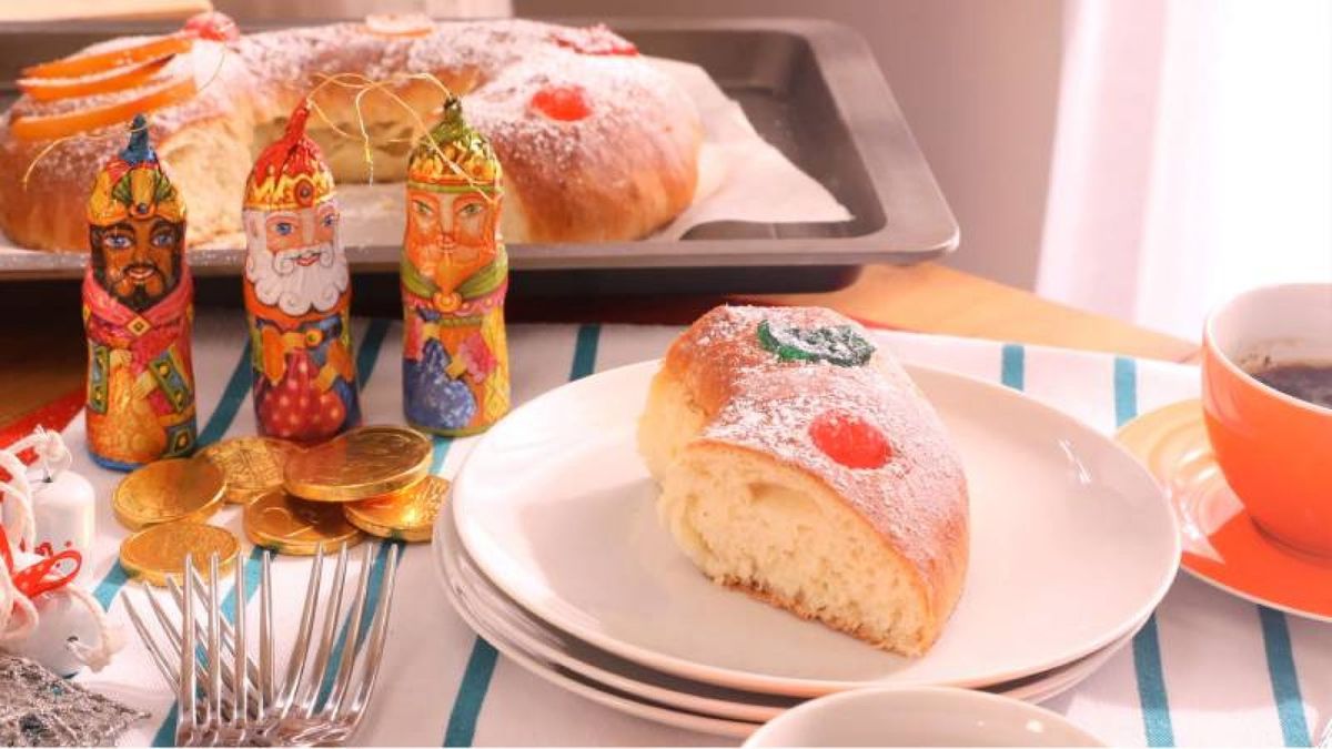 Disfruta del roscón de Reyes, un dulce tradicional español que simboliza la celebración de la Epifanía