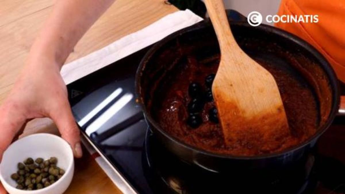 Cómo hacer salsa puttanesca  paso 3