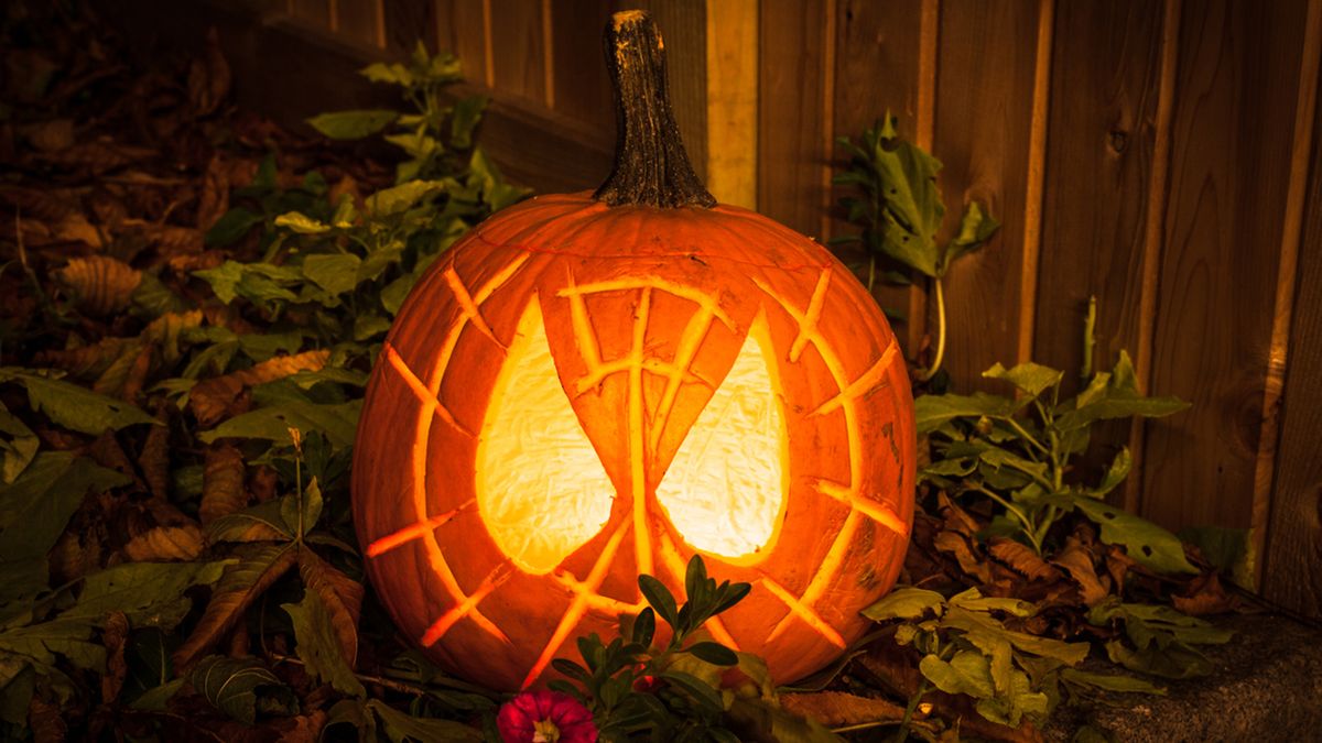 calabaza con velas halloween