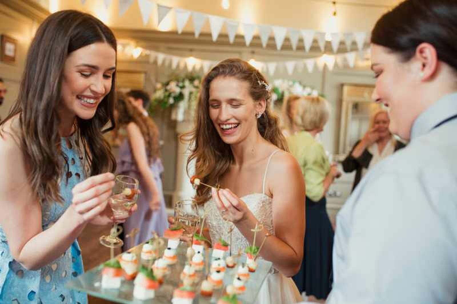 Haz una selección de aperitivos para la fiesta sorpresa