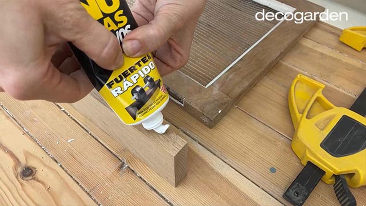 como hacer un joyero de pared paso 9