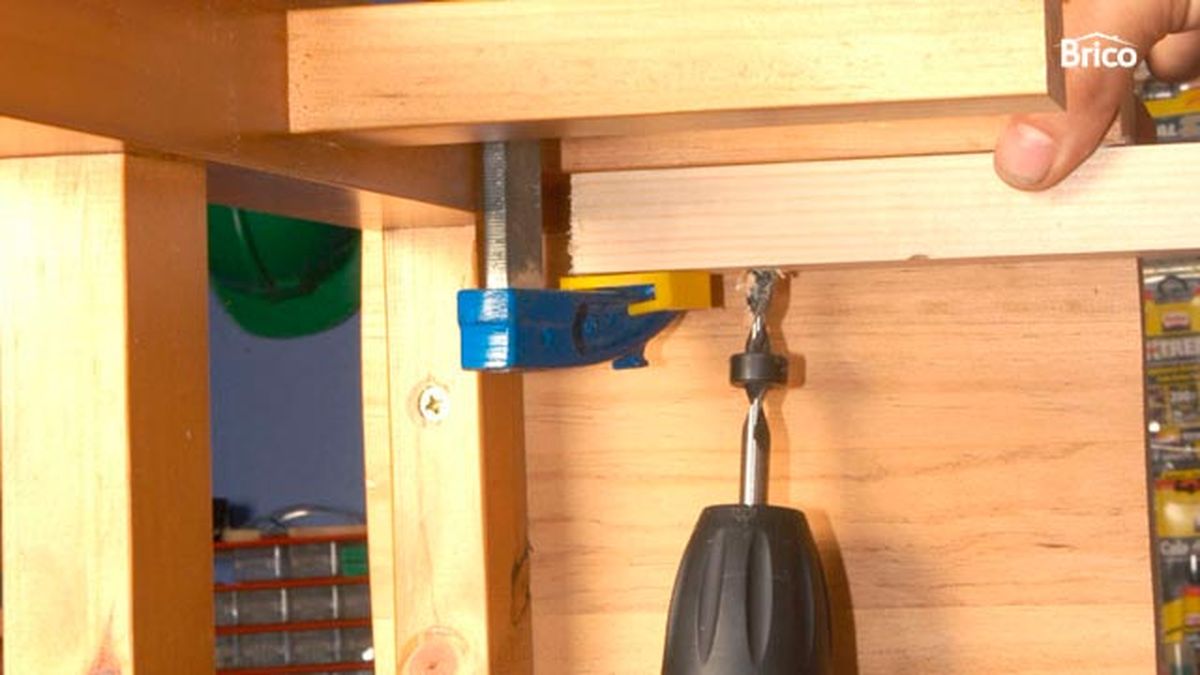 Transformar una silla en un banco paso 8