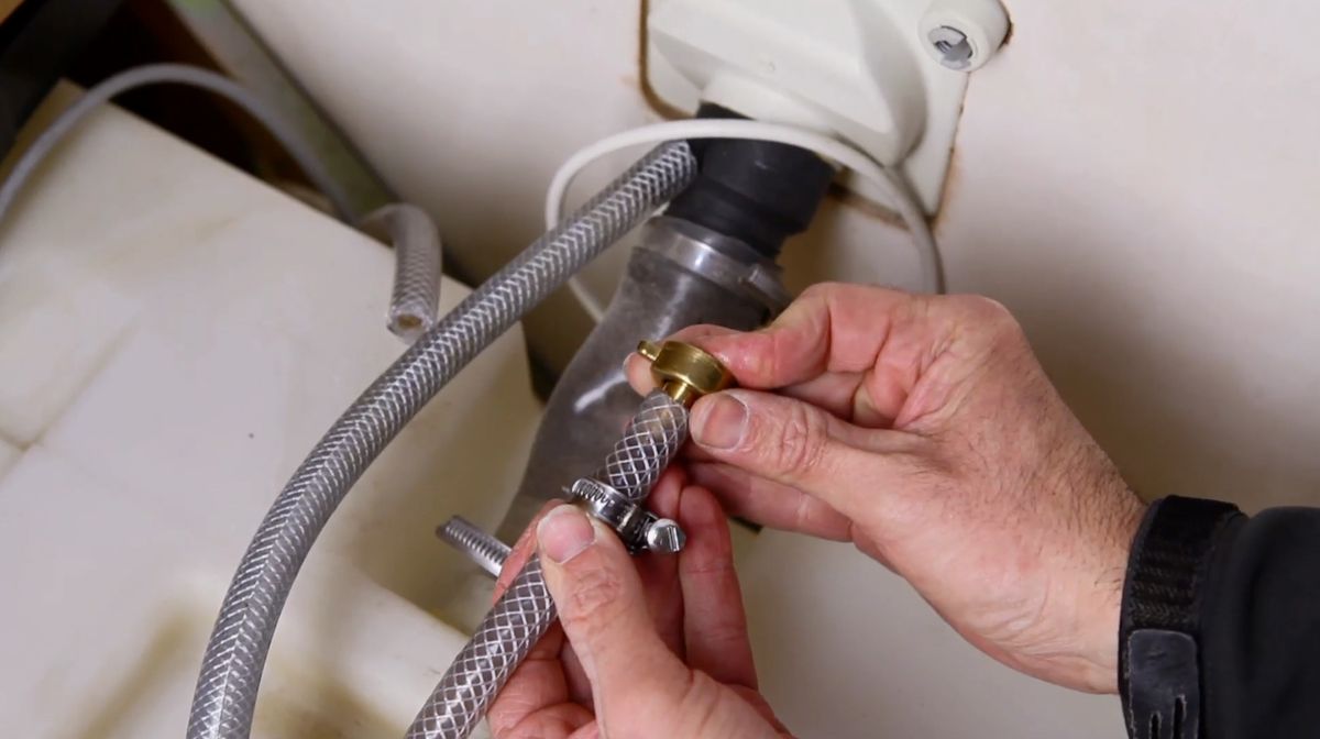 Colocar llave de paso en un tubo de plástico paso 4