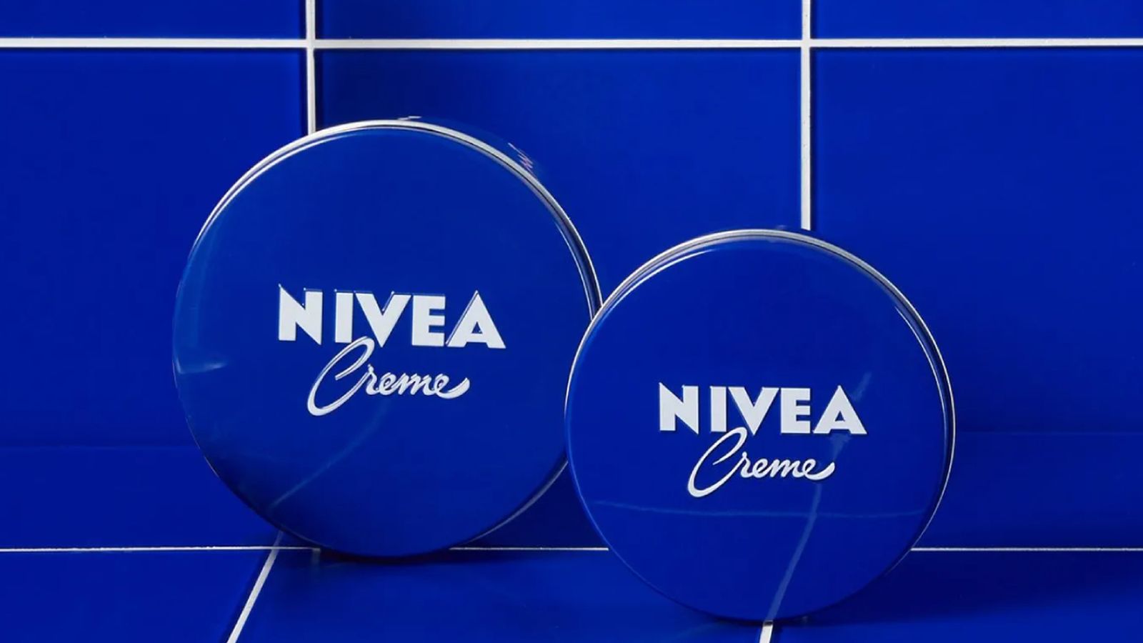 estos son los 10 usos de la crema nivea de lata azul que desconocias portada