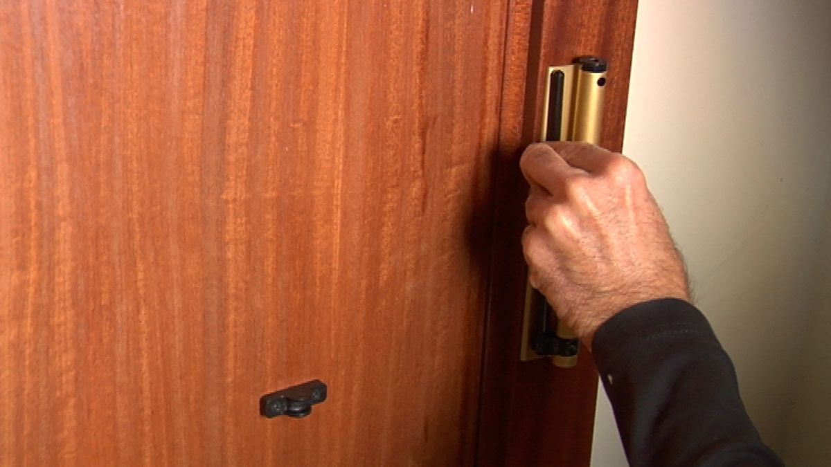 Cierre automático de puerta paso 7