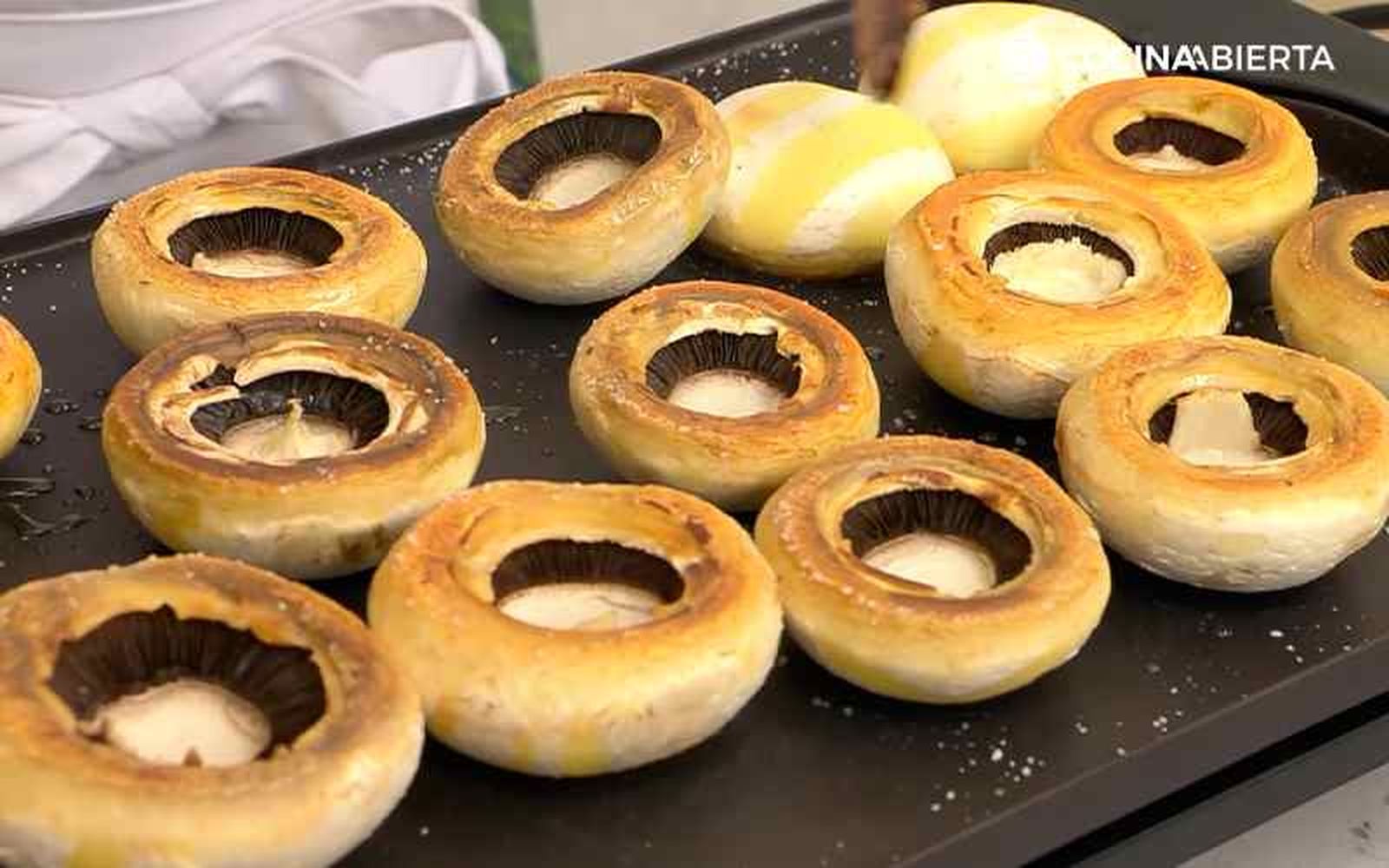 Cocina durante 2 minutos por cada lado