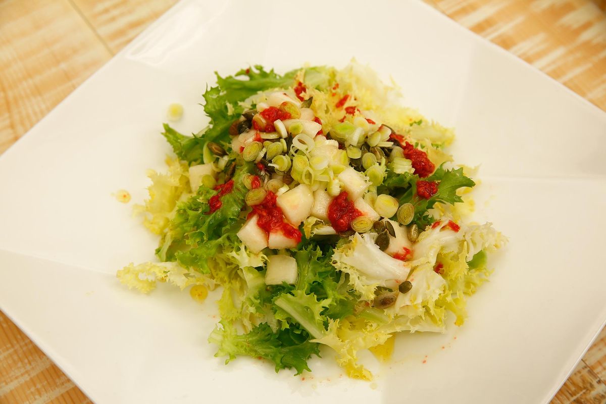 KARL5453 ensalada escarola pera