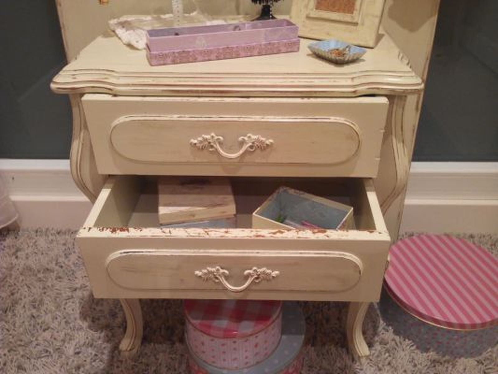 Mesilla de noche estilo Shabby Chic   comunidad