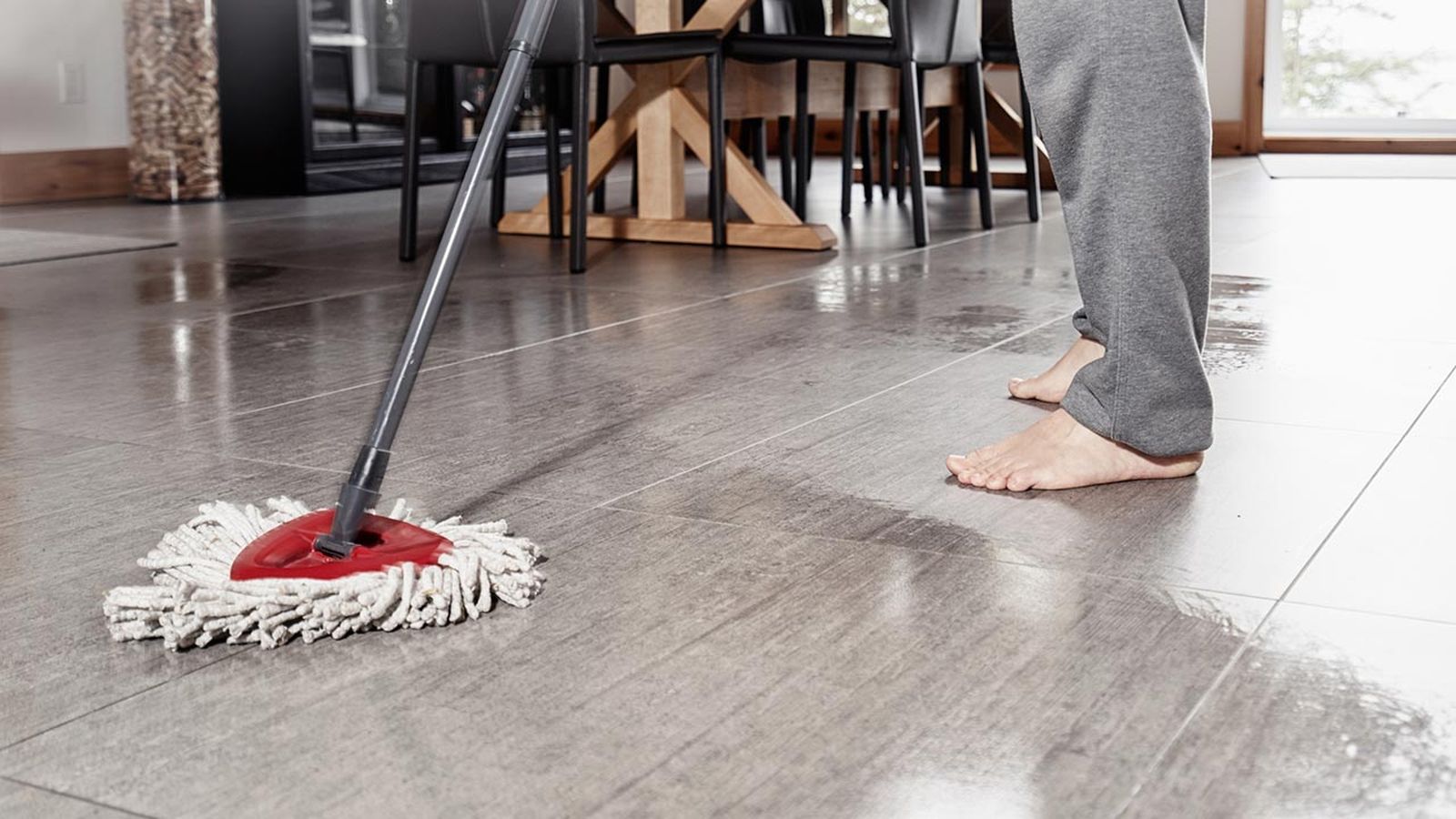 como limpiar suelos porcelanicos