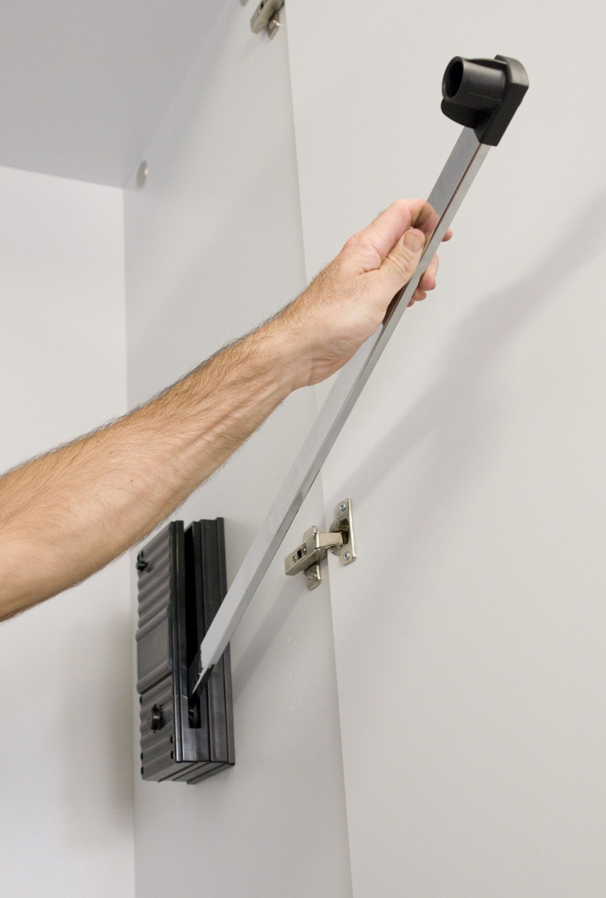 Colgador abatible para armario   paso 4