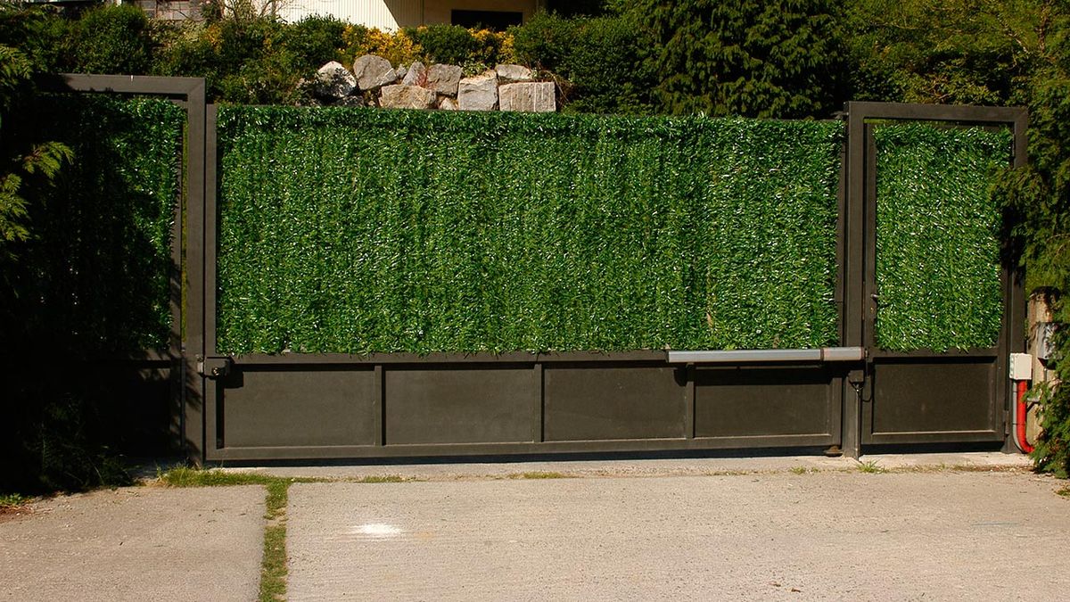 Colocar seto artificial decorativo