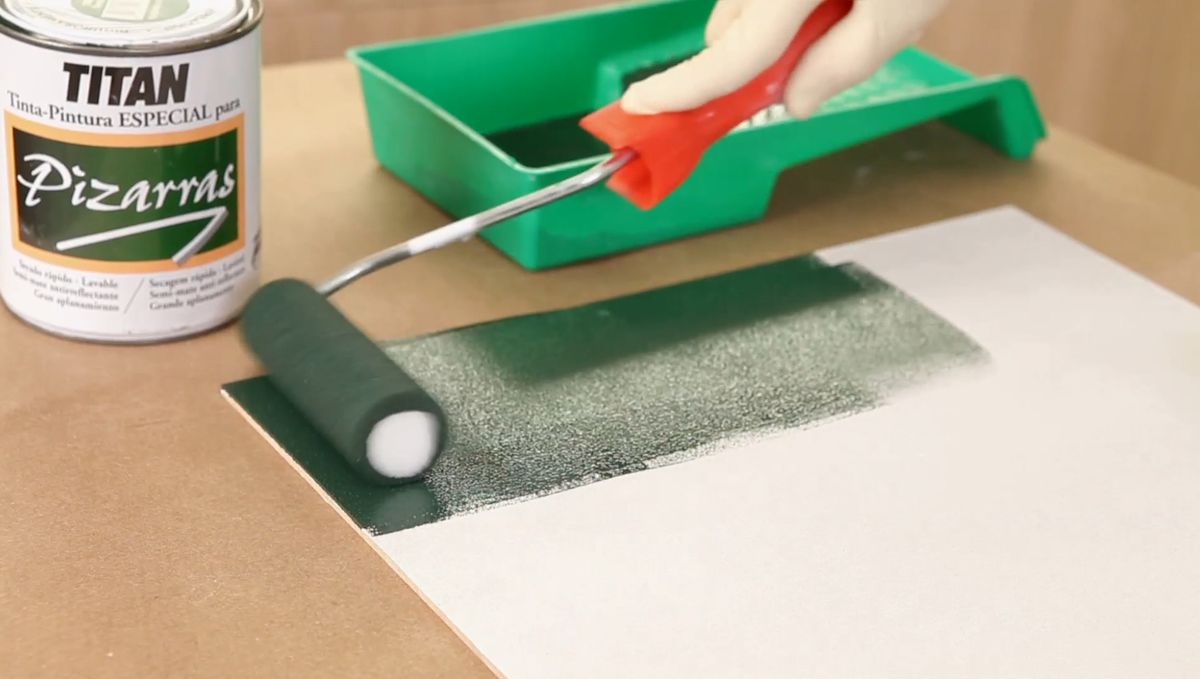 Hacer una pizarra de tiza con una caja de madera paso 5