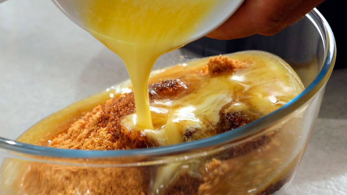 Cheesecake de chocolate blanco y mermelada de fresa   Paso 1