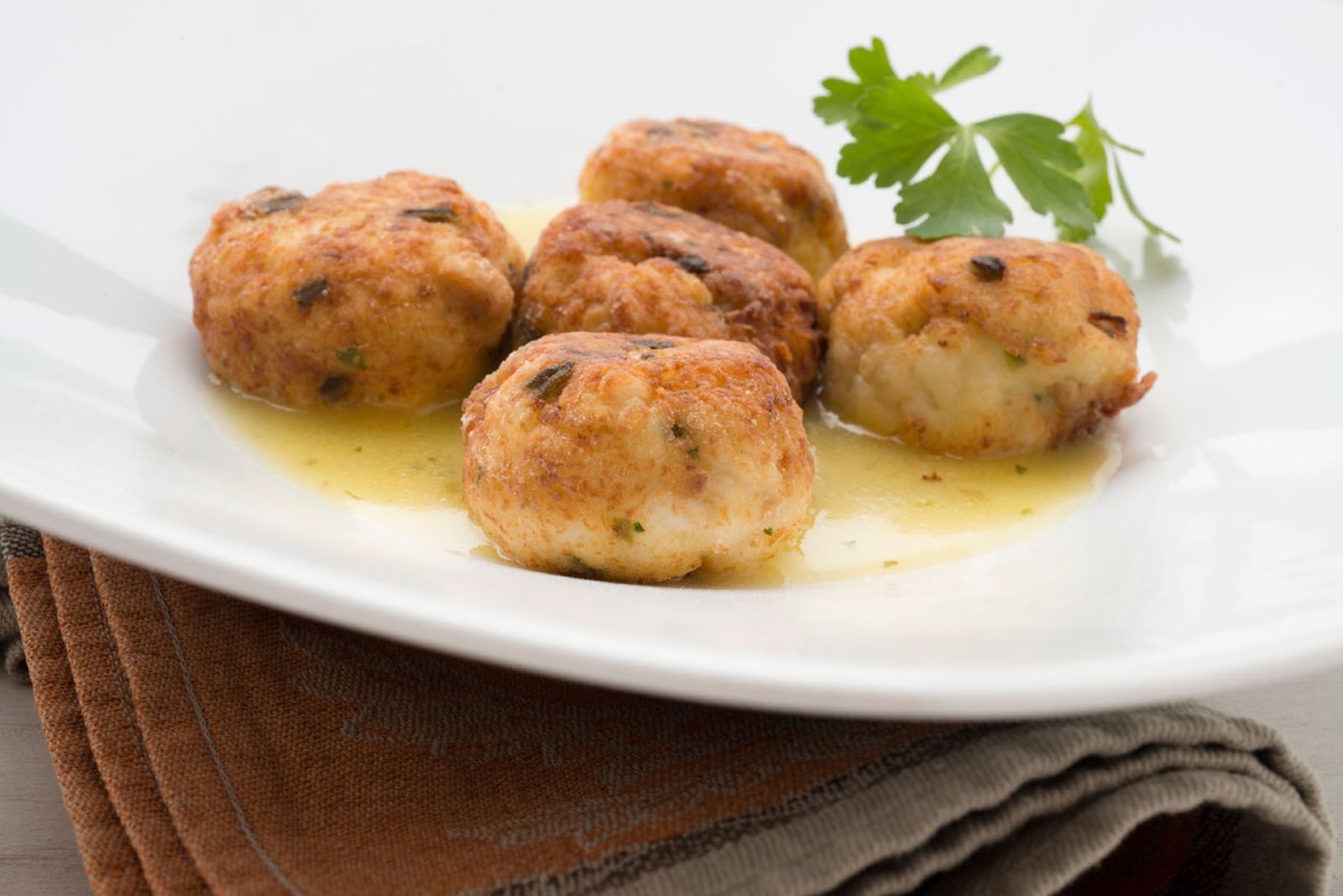 477 Albóndigas de liba con salsa meunière (5092) xl