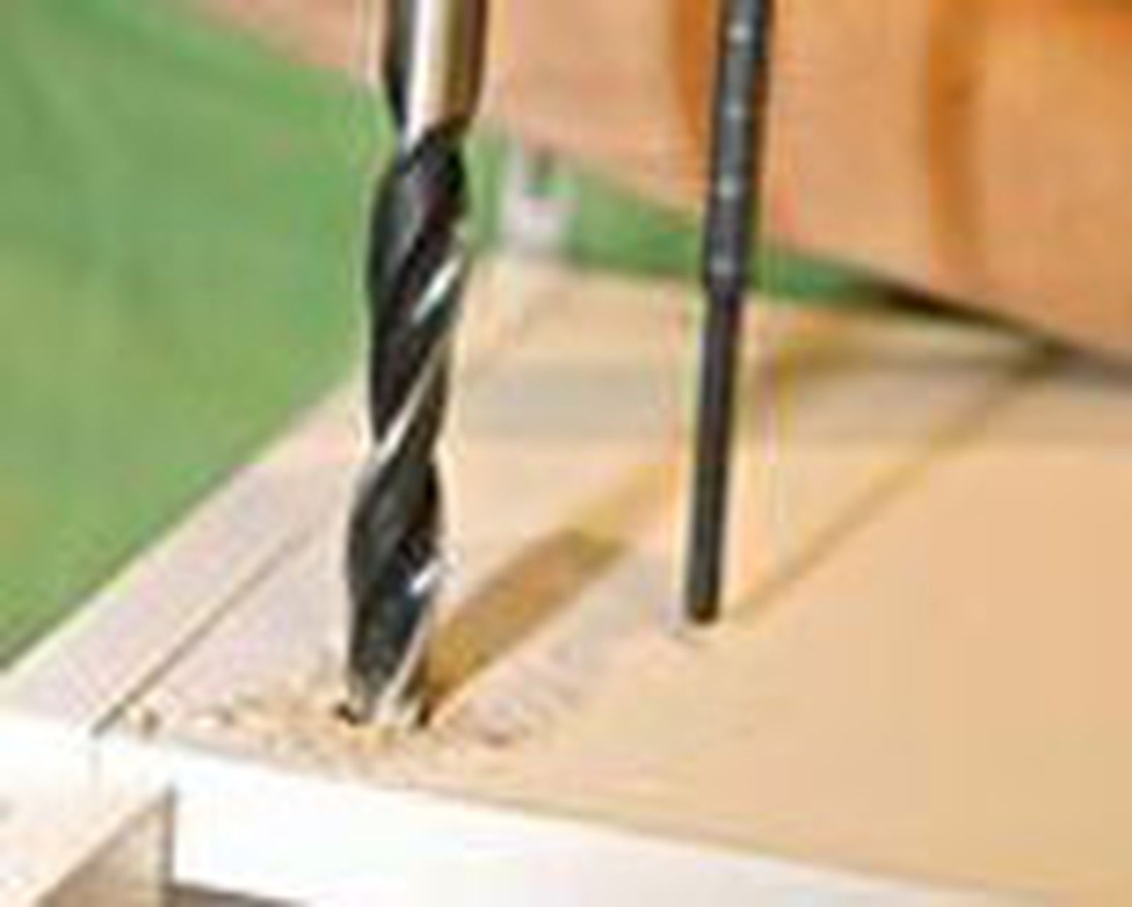 Brico 0487 2 colocacion pata roscada niveladora paso 2