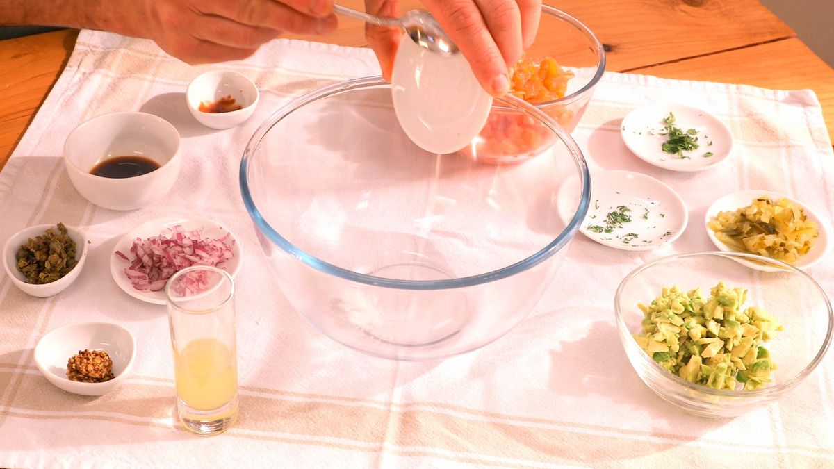 Tartar de salmón y aguacate   paso 4