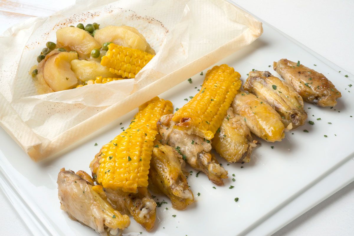 5547 1 Alitas de pollo con maiz y su guarnicion (932) xl