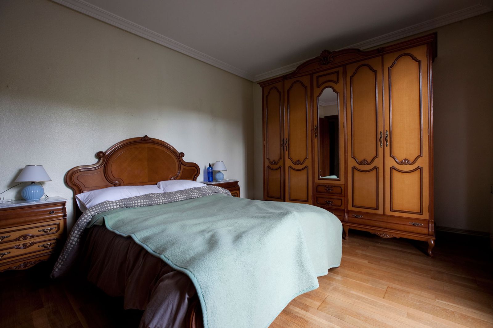 Decorar habitación juvenil con muebles clásicos paso 1