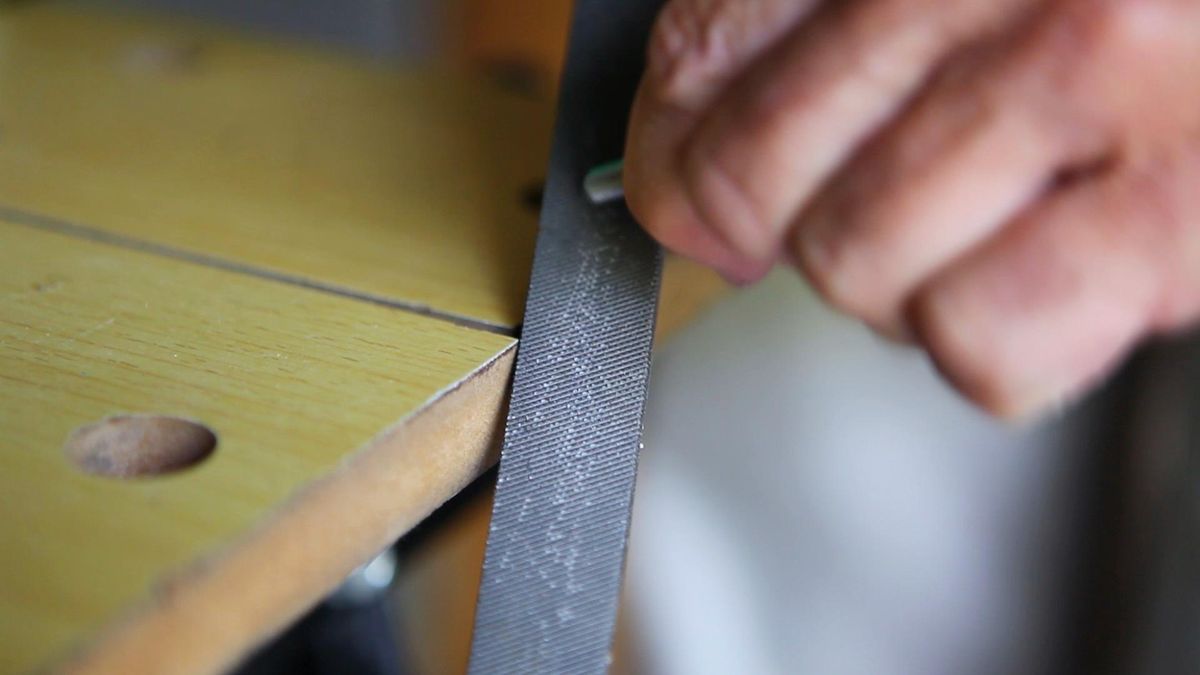 BRIC0_801_instalar una aldaba paso6