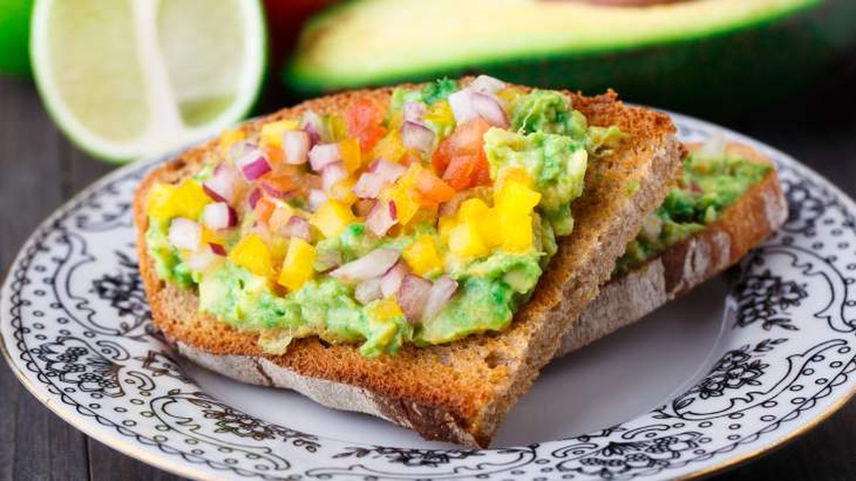 tartar de aguacate mango cebolla cenas de fin de ano