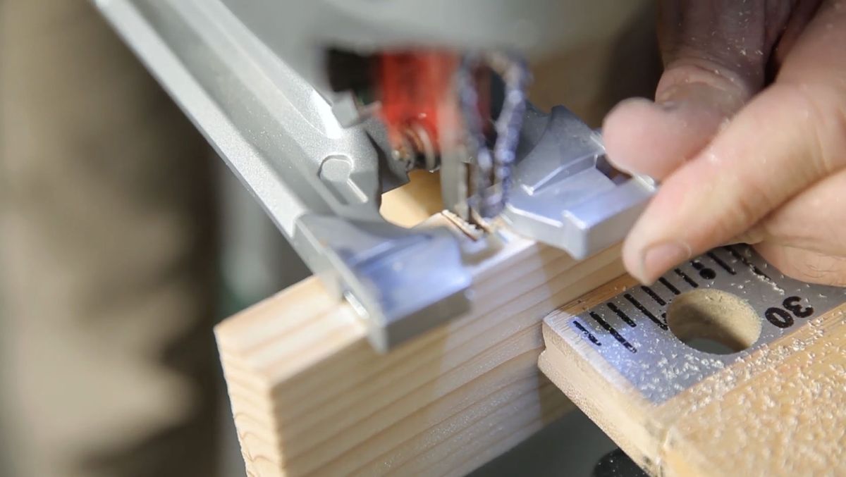 Cómo hacer un portaretratos de madera paso 5