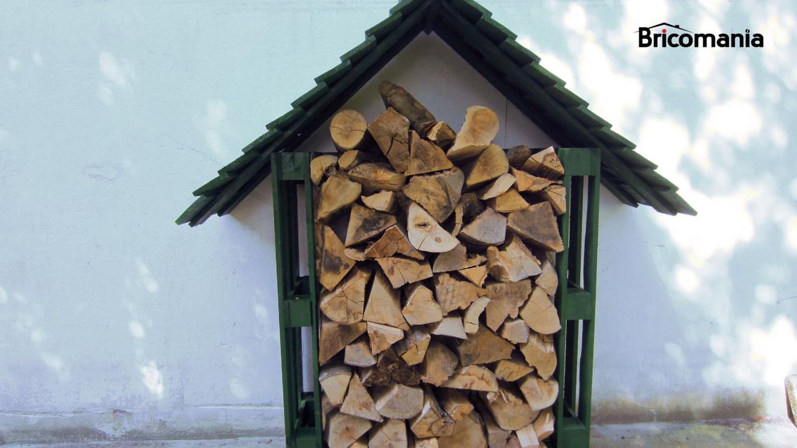 Un leñero construido con palets