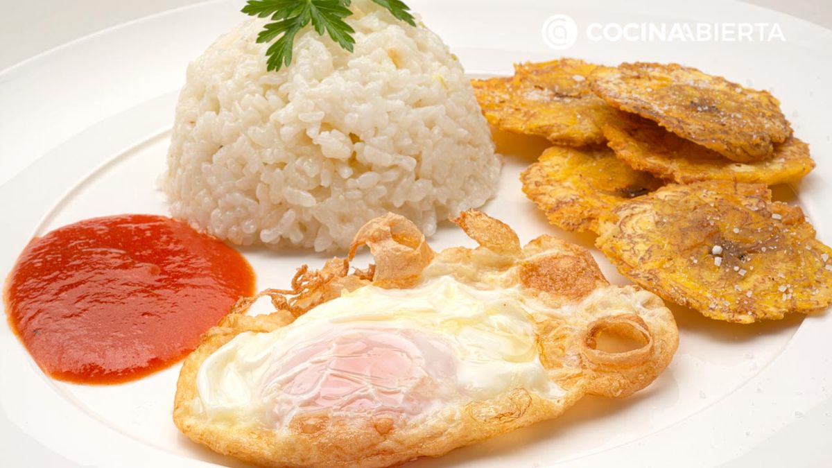 arroz a la cubana con tostones de platano receta karlos arguinano karl67410321