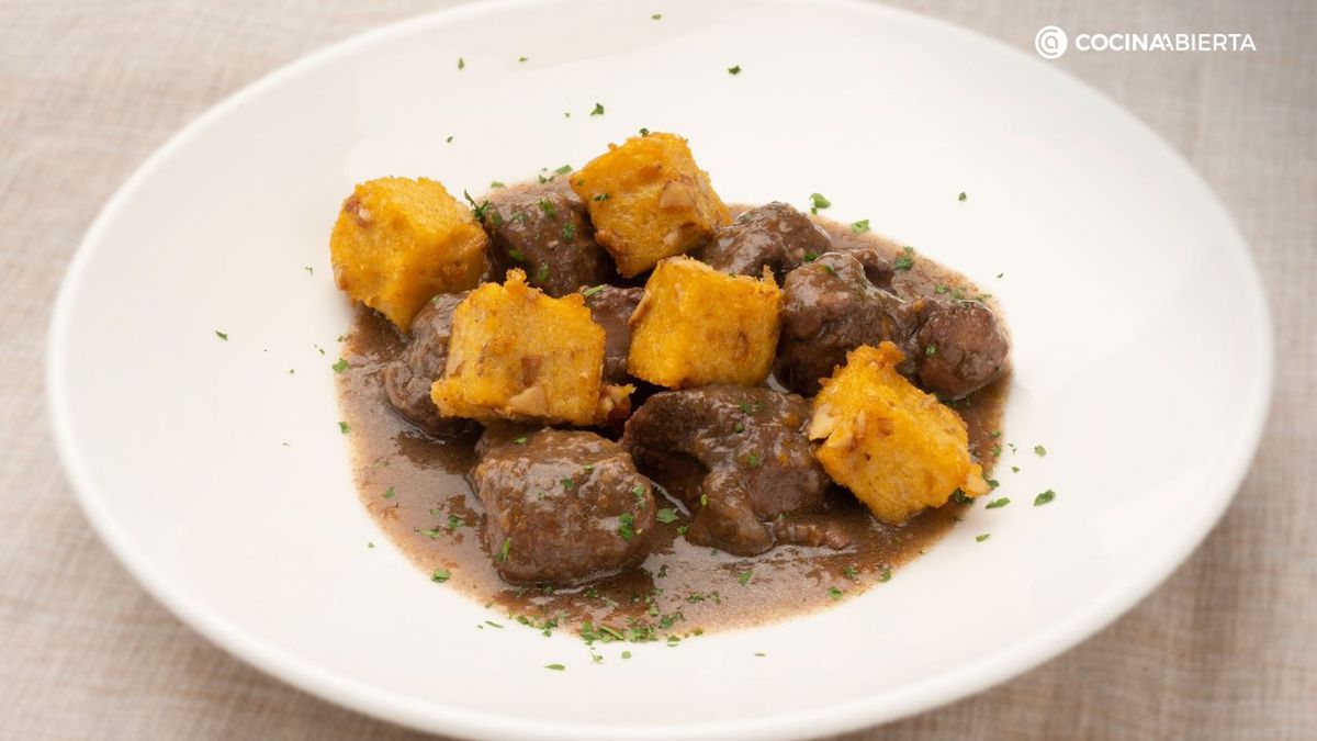 Si te gusta la carne de caza, prueba esta receta de jabalí estofado de Karlos Arguiñano