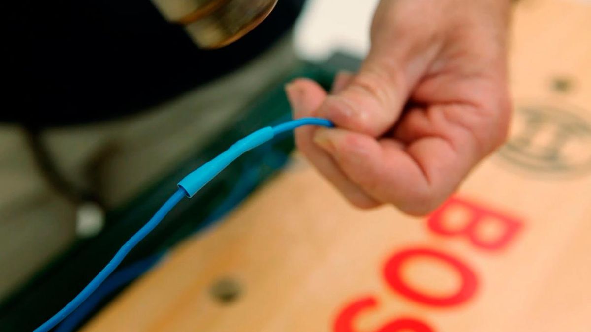 Cómo hacer conexión eléctrica con un tubo termoretráctil paso 4