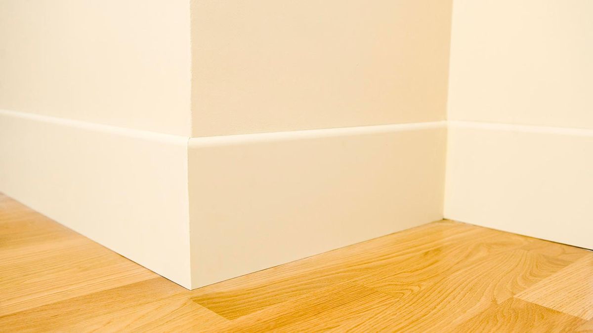 brico 0529 Zocalo alto xl