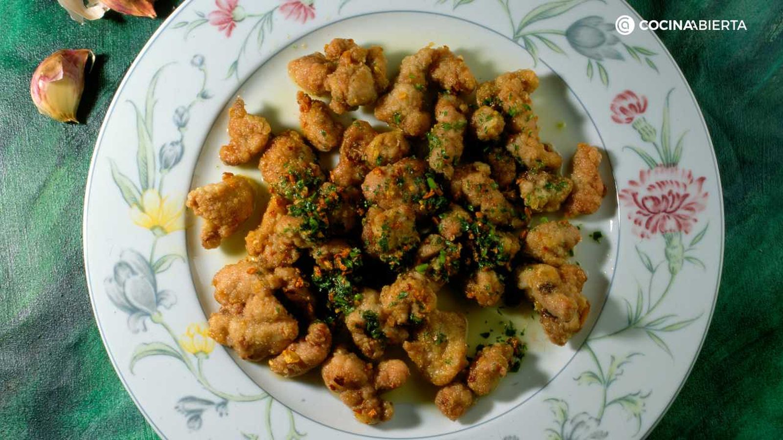 Karlos Arguiñano enseña a elaborar unas sencillas mollejas de cordero al ajillo