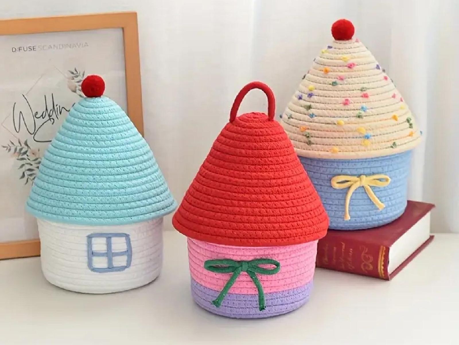 Cestitas coquette con forma de casa.